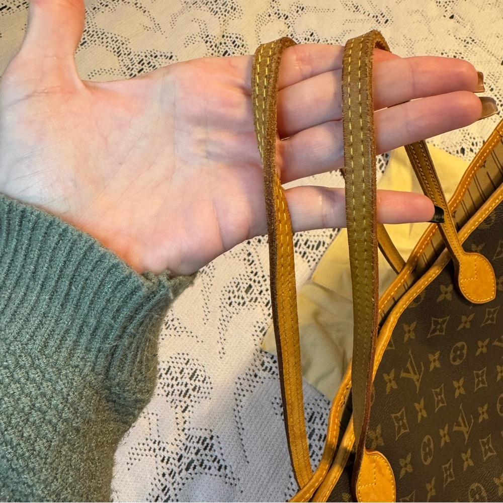 Louis Vuitton Monogram Neverfull GM - Picture 12 of 14